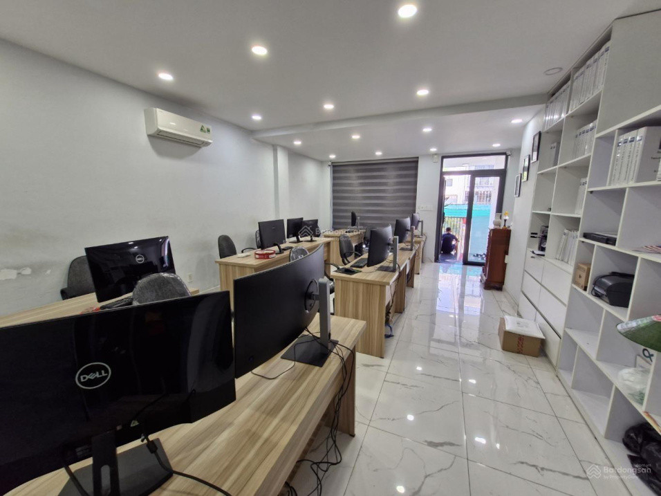 Bán nhà gần BX quận 8, giáp Phú Mỹ Hưng, 100m2x5 tầng BTCT, giá nhỉnh 12 tỷ