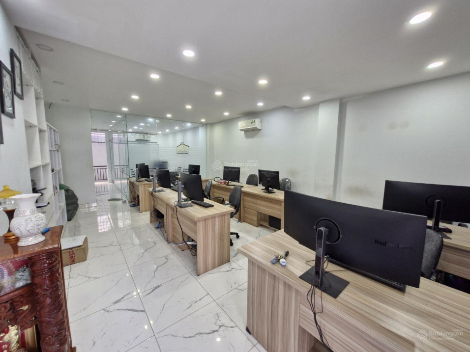 Bán nhà gần BX quận 8, giáp Phú Mỹ Hưng, 100m2x5 tầng BTCT, giá nhỉnh 12 tỷ