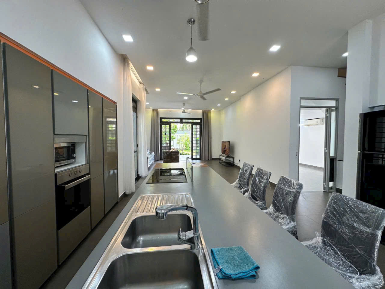 BDS HVL Bán nhà đường 64, Thảo Điền – Diện tích lớn, giá tốt