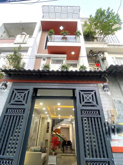 Chính chủ Bán Gấp nhà HXH 5m đường Bùi Minh Trực Q8 Gần công Viên, giá 2,6tỷ, SHR, LH 0903164694
