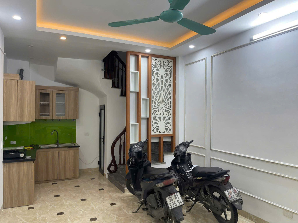 Cho thuê nhà Phố Trương Định 5 tầng x 35m2, 3 ngủ, 4 vệ sinh, 11 Triệu ở gia đình, nhóm