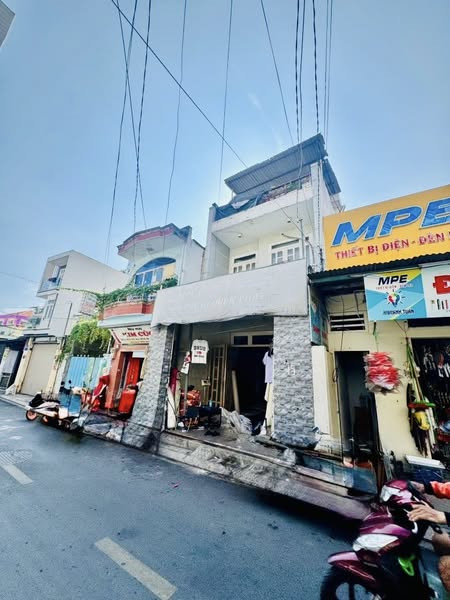 60M N4.5 - 3 TẦNG - DÒNG TIỀNG 15TR - MẶT TIỀN NGAY KHU CHỢ VẢI NHỈNH 8 ĐỒNG