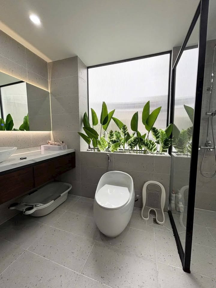 Bán căn nhà ngõ 405 Ngọc Thuỵ 47m x 4T full đồ, gần oto hơn 6 tỷ. LH 0936123469