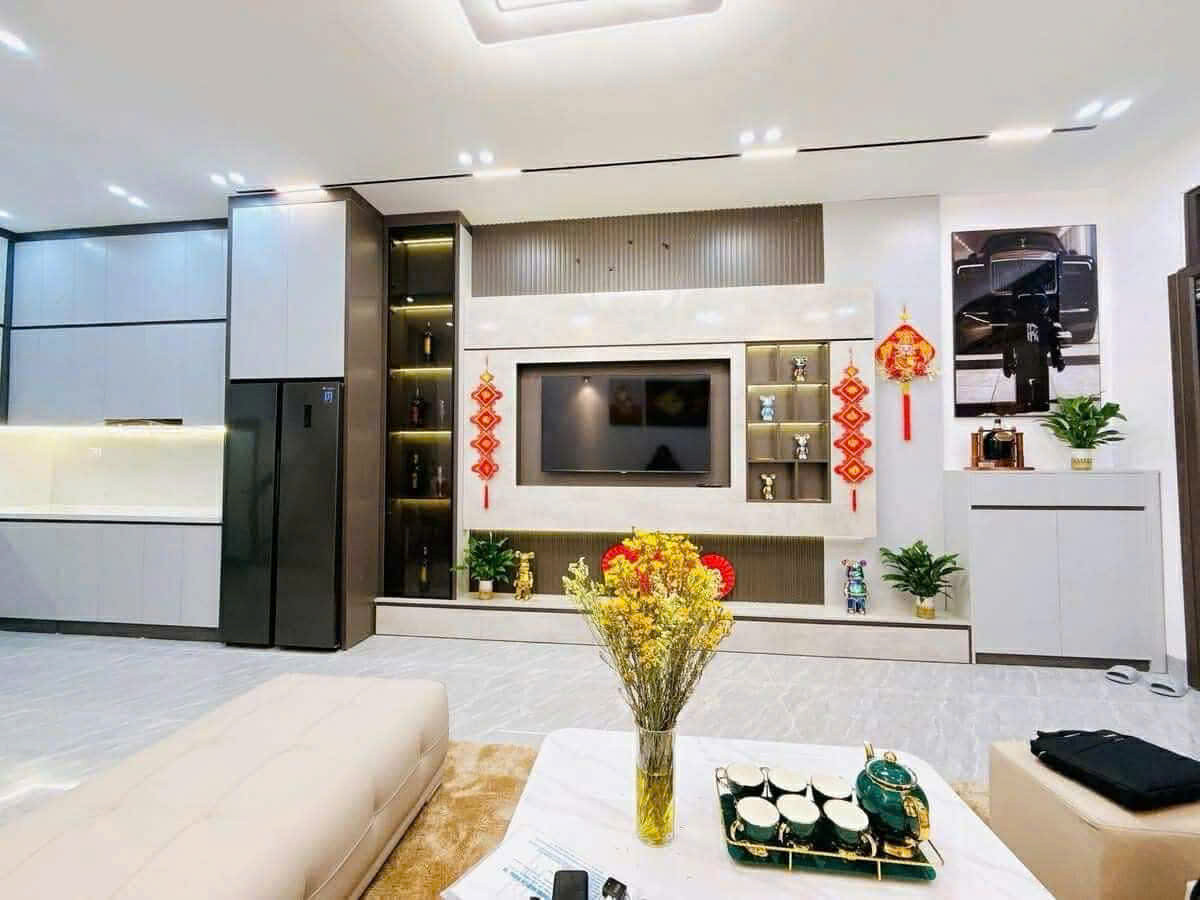 Đống Đa - Khâm Thiên - Ngõ rộng - 35 m - 4 Tầng - 4 PN - 5,5 tỉ.