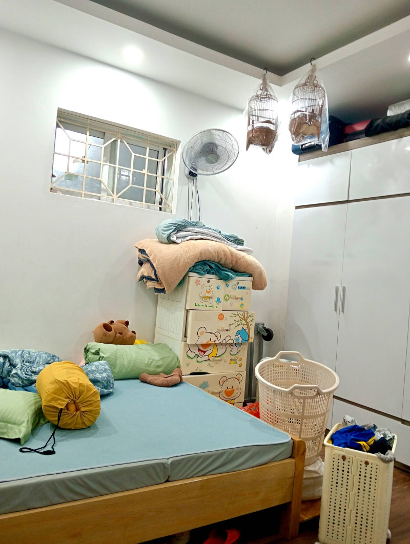 Chính chủ bán gấp chung cư Tòa No2 Huỳnh Thúc Kháng, Đống Đa. DT: 100 m2 – 3PN. 7,3 tỷ.