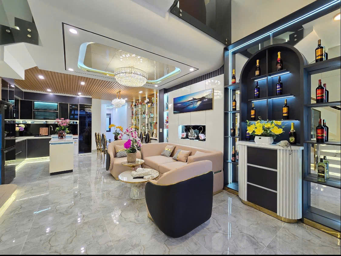 + Nhà 3 tầng mới xây nội thất châu âu siêu đẹp, cách bãi tắm trung tâm liên chiểu 80m, gần khu vui chơi Masuki của nhật.