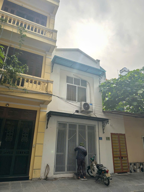 Bán nhà xinh Ngọc Thuỵ ở ngay -Dân Xây - Ô tô - 38m2  - nhỉnh 5 tỷ (Thương lượng)