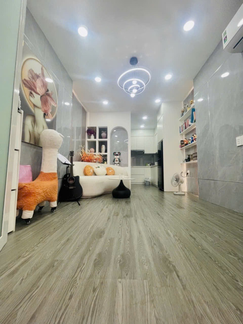 Chính Chủ - Đã Hoàn Công , DT 21M2 , 4 Tầng Đúc Với 3 PN,3WC -  Lý Chính Thắng