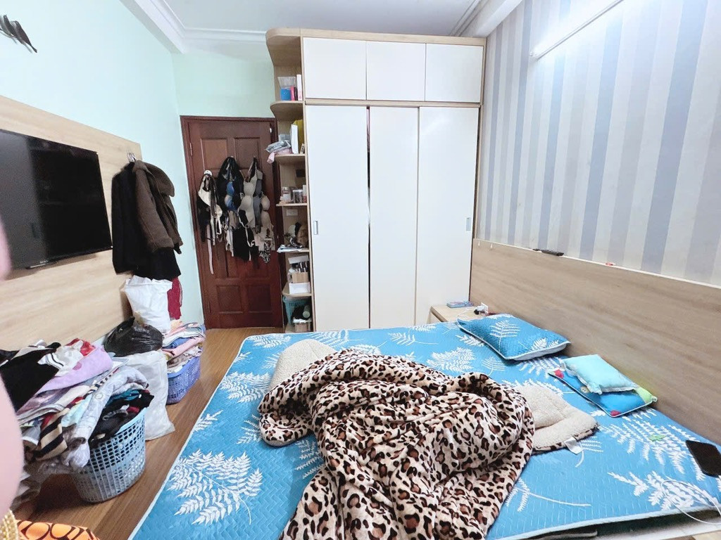 Bán nhà Hoàng Hoa Thám, Ba Đình, ba gác, 41m2, 4 tầng, chỉ 7.85 tỷ