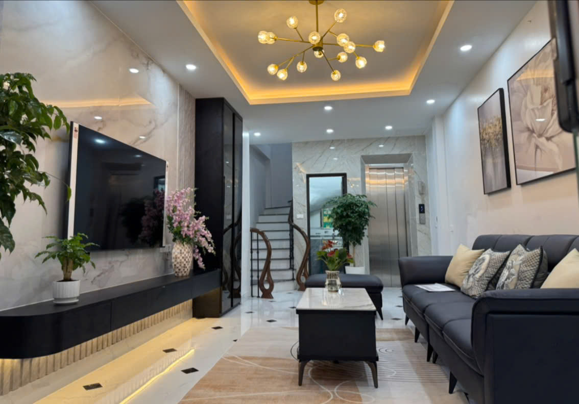 SIÊU PHẨM TÂY HỒ - 5 TẦNG - THANG MÁY - TẶNG FULL NỘI THẤT SỊN - KINH DOANH - Ô TÔ - SỔ ĐẸP