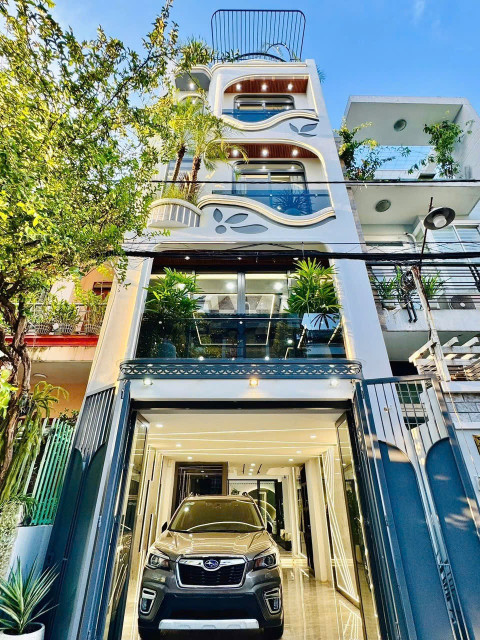 Giảm ngay 400tr bán ngay nhà đẹp ngay trung Tâm Quận 10, HXH Thành Thái Q10, giá 5,9tỷ, LH 0903164694