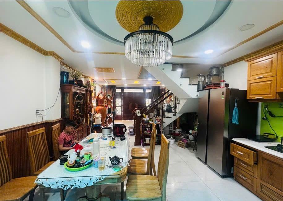 Q7, Nhà 4 tầng, ngay KDC Nam Long - Trần Trọng Cung, 65m2, 6 tỷ tt