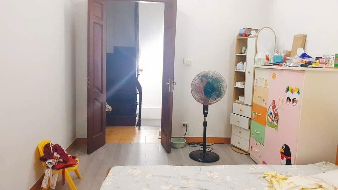 Cho thuê nhà nguyên căn ngõ 6 Đội Nhân 5 tầng x 28m2, 3 ngủ, 11 Triệu