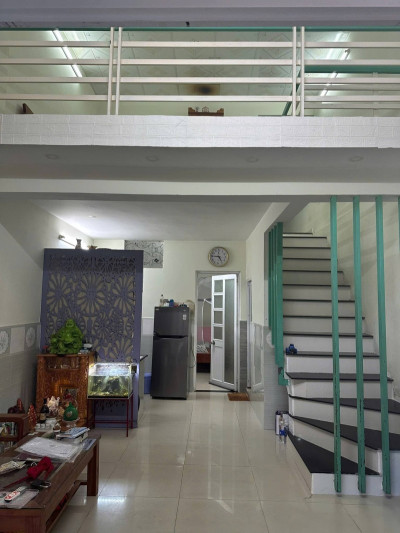 # Nhà gần Chợ Hoà Cường Tạ Hiện, Ô tô đậu 30m, 42m2, mê lửng cứng sạch, 2.x tỷ