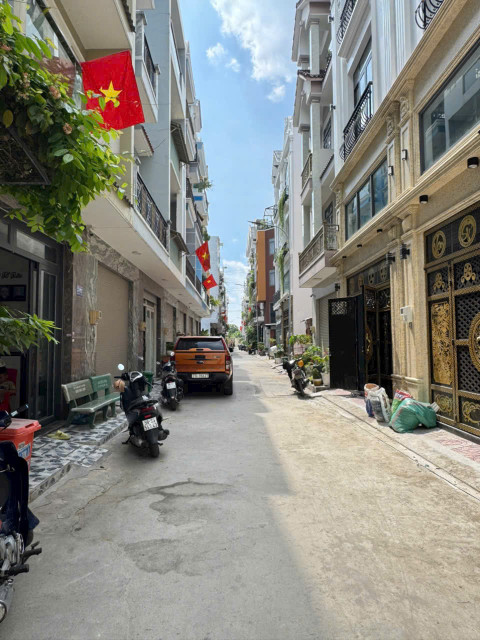 Nhà hẻm KDC Văn Gia, Bình Hưng Hòa B dt 50m2 3 lầu 4pn 5wc giá 5,55 tỷ
