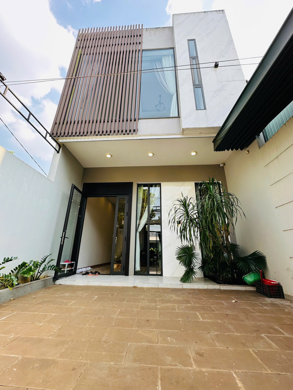 💥BÁN NHÀ ĐẸP MẶT TIỀN ĐƯỜNG 17/3