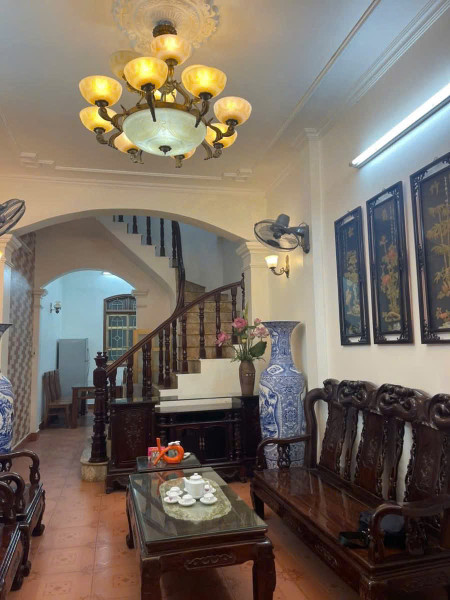 Cho thuê nhà nguyên căn ngõ 198 Dương Văn Bé, 4 tầng x 50m2, 4 ngủ, 13 Triệu