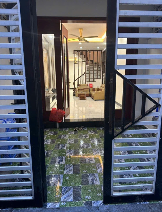 Cho thuê nhà nguyên căn ở gia đình ngõ Gốc Đề, 4 tầng x 60m2, 4 ngủ, 15 Triệu