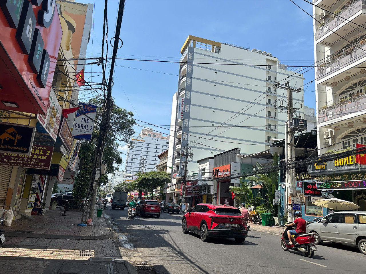 cần bán nhà NGUYỄN THIỆN THUẬT 2 mặt tiền 204m2 gia 70 ty lh e Hai
