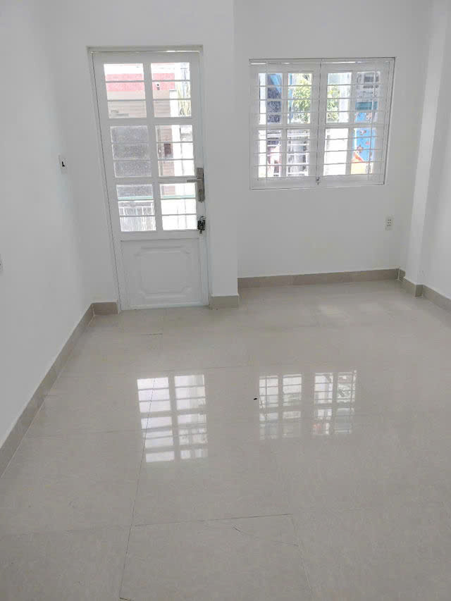GIÁ MỀM QUẬN 5: 5.4 TỶ - Nguyễn Văn Cừ - phường 2- Diện tích: (3m x 9m) DTCN 24m. DT sàn 51m2 - Kết cấu: 1 trệt, 1 lầu, 2PN, 1WC- TEL: 077 888 5818 CHUYÊN BĐS SÀI GÒN