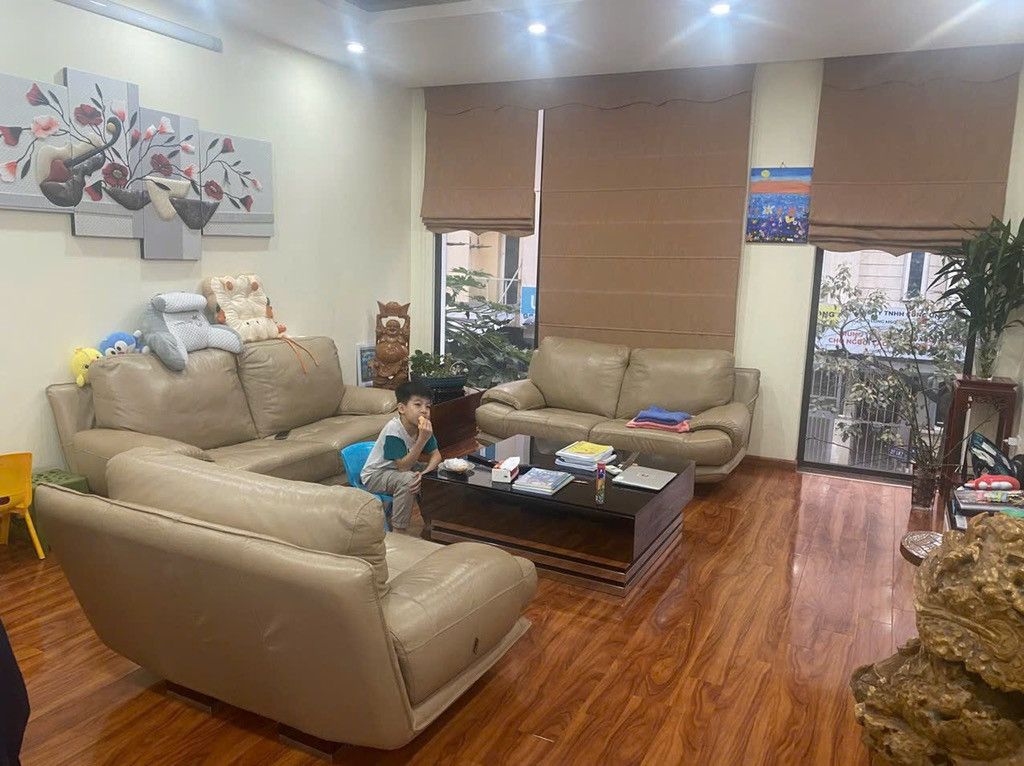 Cần Bán Gấp Ngõ 168 Nguyễn Xiển, 60m², Mặt Tiền Đẹp, Giá Tốt Chỉ Hơn 26 Tỷ