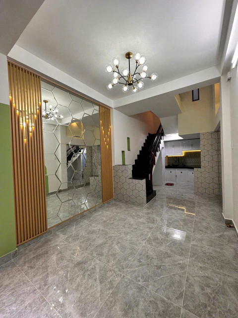 **5 TỶ HƠN- Nhà mới Đẹp 4 Tầng Sát Mặt Tiền Trần Hưng Đạo TT Quận 5-Giáp Quận 1