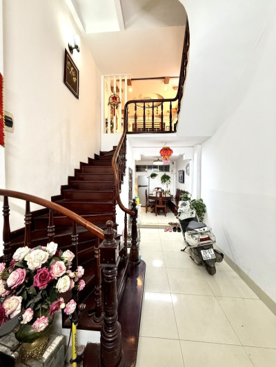 Cực hiếm. Bán nhà Vũ Trọng Phụng, Thanh Xuân. 32m2 x 5 Tầng. NGÕ NÔNG, SÁT PHỐ. 9 Tỷ.