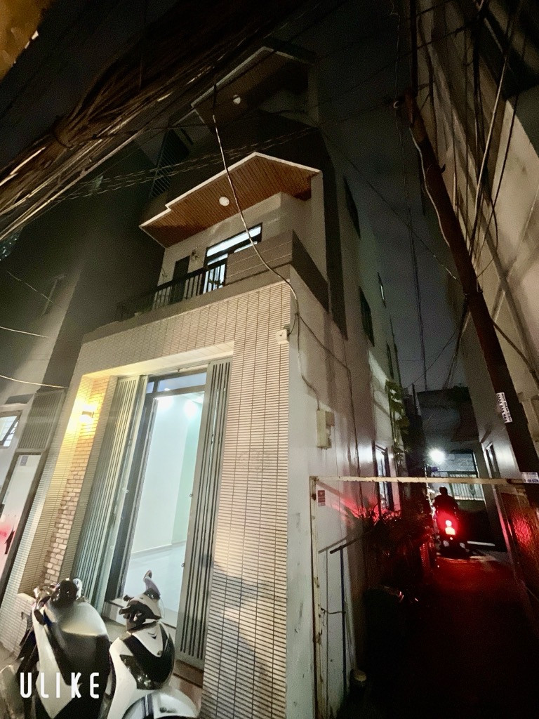 BÁN NHÀ Âu dương lân. P. Rạch Ông quận 8, Không quy hoạch, 6.3 tỷ, nở hậu tốt, nhà 4 tầng. hẻm xe hơi.