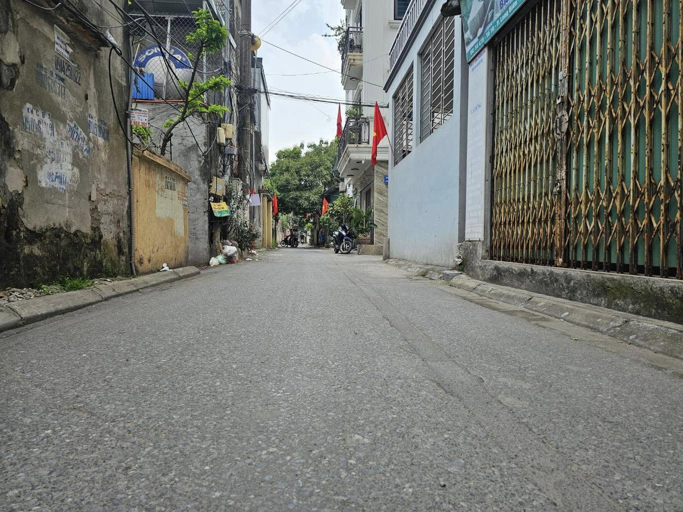 Bán đất tặng nhà C4 Ngõ 344 Ngọc Thuỵ 52m, lô góc, nở hậu oto tránh thông chỉ hơn 9 tỷ còn tl. LH 0936123469