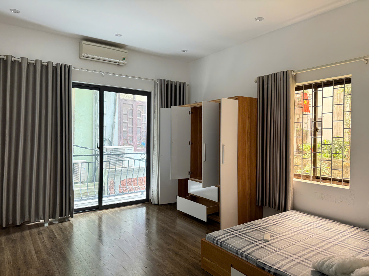 Cho thuê nhà ngõ 168 Kim Giang, 4 tầng x 50m2, 5 ngủ, 16 Triệu/tháng