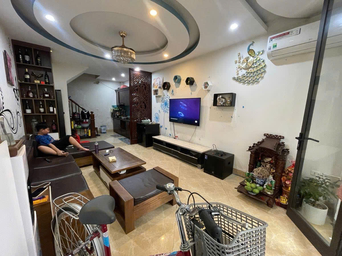 NHÀ ĐẸP ĐỊNH CÔNG THƯỢNG - Ô TÔ ĐỖ CỬA  DT 39m2 5 tầng MT 4m Giá 10.6 tỷ