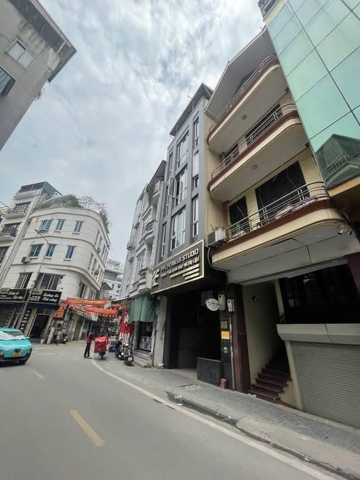 NHÀ ĐỐC NGỮ – BA ĐÌNH – HÀ NỘI - Ô TÔ TRÁNH – KINH DOANH ĐỈNH – GẦN LIỄU GIAI – GIÁ 22.7 TỶ