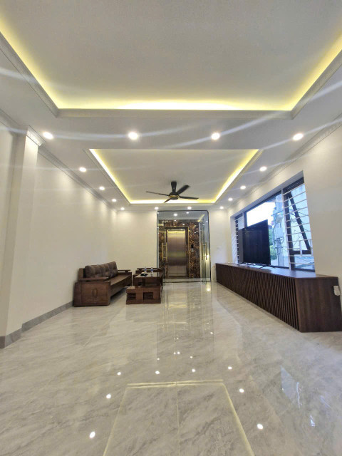 NHÀ ĐẸP - GIÁ TỐT -Bán Nhanh Nhà MẶT TIỀN RỘNG, OTO VÀO TẬN NHÀ Tại THẠCH BÀN, LONG BIÊN, HÀ NỘI