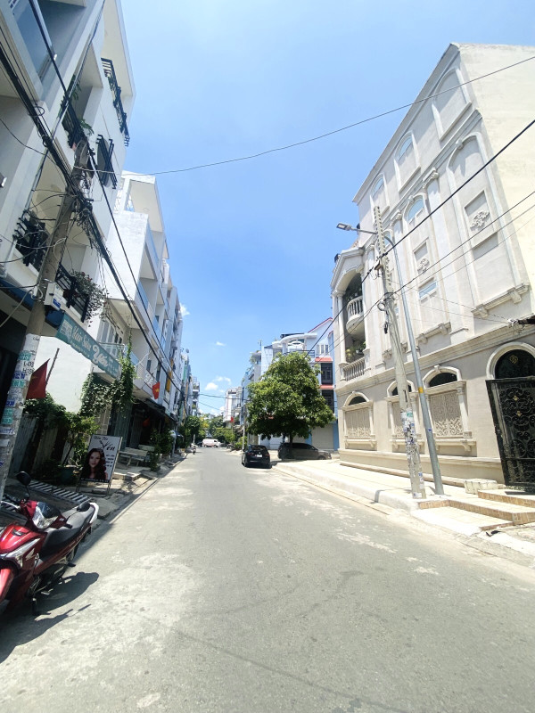 Bán nhà mặt phố quận 6 - Kế công viên thoáng mát - 4 tầng BTCT 14,5 tỷ