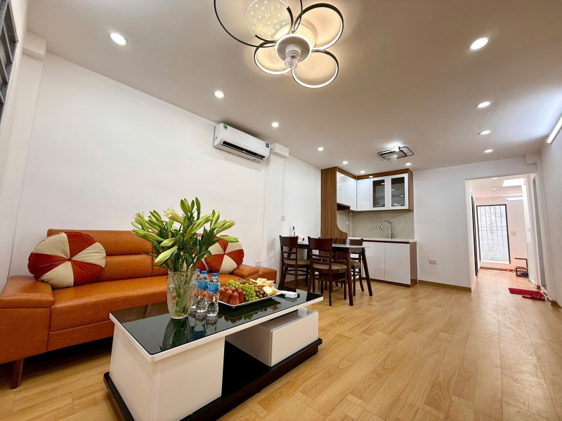 Bán căn hộ tập thể Bách Khoa, Hai Bà Trưng, 85m2 nhà đẹp ở luôn, ô tô đỗ chân cầu thang