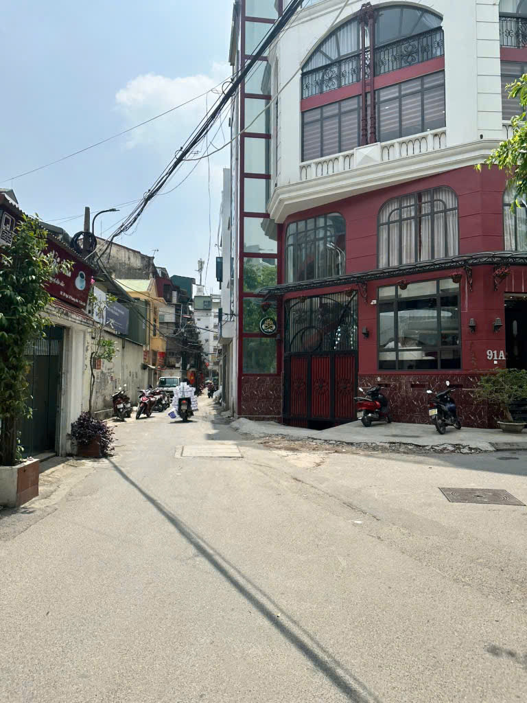 Nhà chính chủ Phương Mai - DT KHỦNG 124m Trung tâm Đống Đa - Gara Ô Tô qua nhà. Hơn 27 tỷ