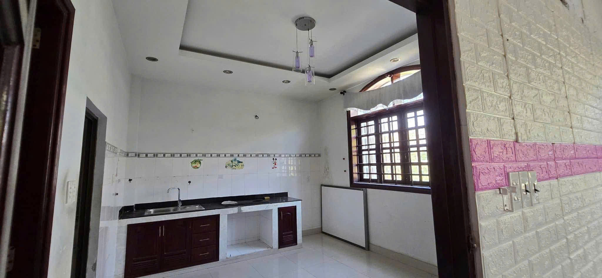 BDS HVL CHO THUÊ BT 52 đường 100 Khu 1 Q2