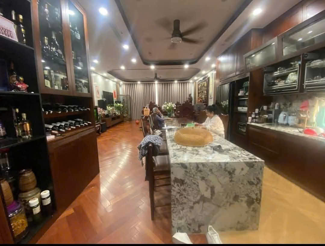 BÁN NHÀ PHÂN LÔ NGUYỄN VĂN HUYÊN, ÔTÔ TRÁNH, KINH DOANH ĐẮC ĐỊA, 75M2 NHỈNH 26TỶ