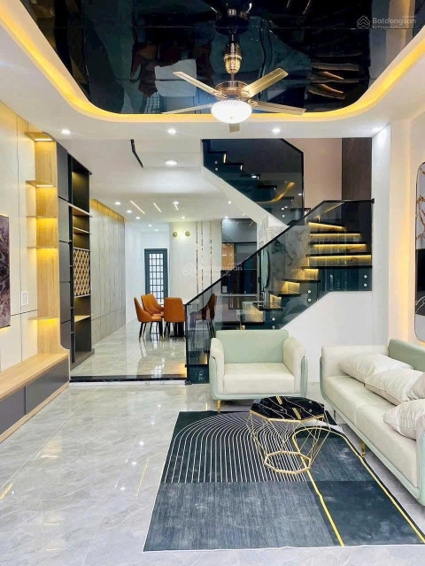 Bán nhà đẹp 3 tầng gần KDC Cityland Park Hills, gần ngay MT Lê Đức Thọ, Quận Gò Vấp, Giá chỉ 2.53 TỶ