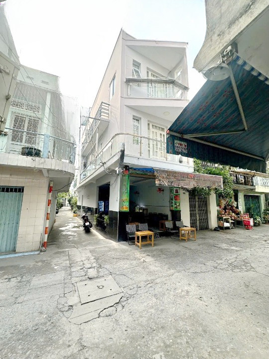 Nhà hẻm 6m xe hơi trước nhà Dạ Nam P2Q8