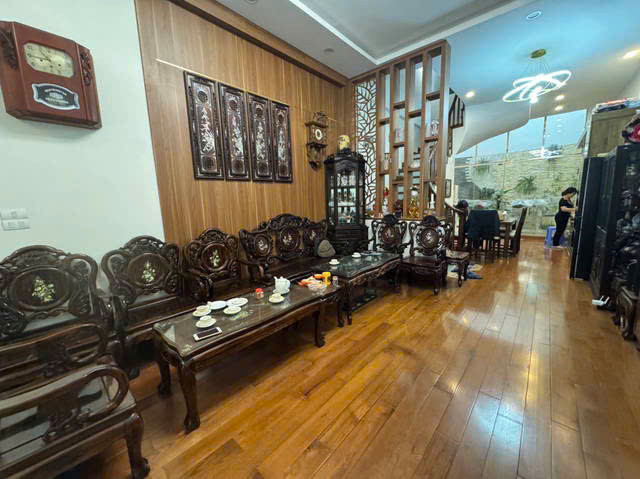 NHÀ PHÂN LÔ QUÂN ĐỘI – ĐỘI CẤN, BA ĐÌNH – HÀ NỘI -  66M² x 4 TẦNG – 2 THOÁNG – Ô TÔ ĐỖ CỬA – CÓ Ô CHỜ THANG MÁY – GIÁ 18 TỶ