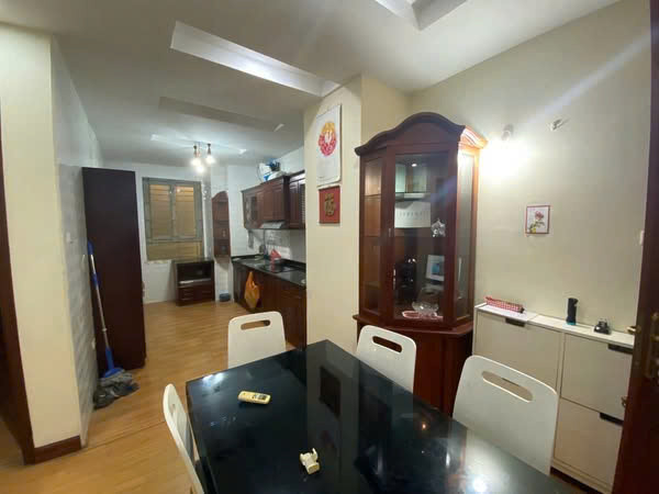 chung cư phố VỌNG, 100m, 3 ngủ, 2 wc, 14 triệu, full nội thất
