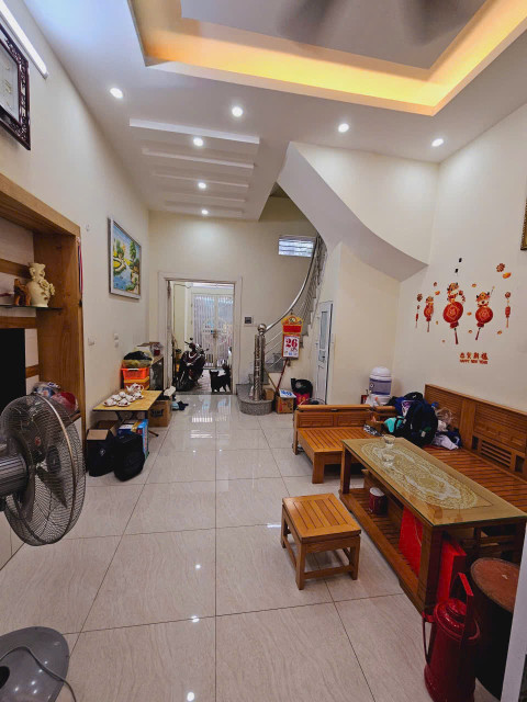 BÁN NHÀ PHỐ MINH KHAI - QUẬN HAI BÀ TRƯNG - SÁT TTTM TIMES CITY 50M - 5 TẦNG - MT 4M 7.35 TỶ - NHÀ ĐẸP Ở NGAY.
