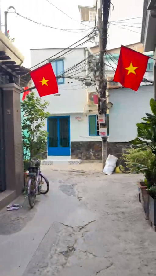 Nhà 5 tầng ngay Phan Xích Long, hẻm 4m, thu nhập 30tr/tháng, dưới 7Tỷ