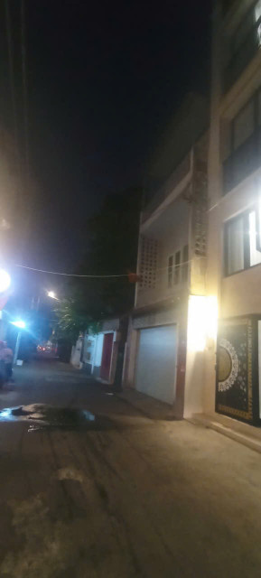 Cần bán nhà HXH đường Lê Văn Sỹ, P.14, Q.3. Diện tích 4.5m x 14m, giá chỉ 16 tỷ.