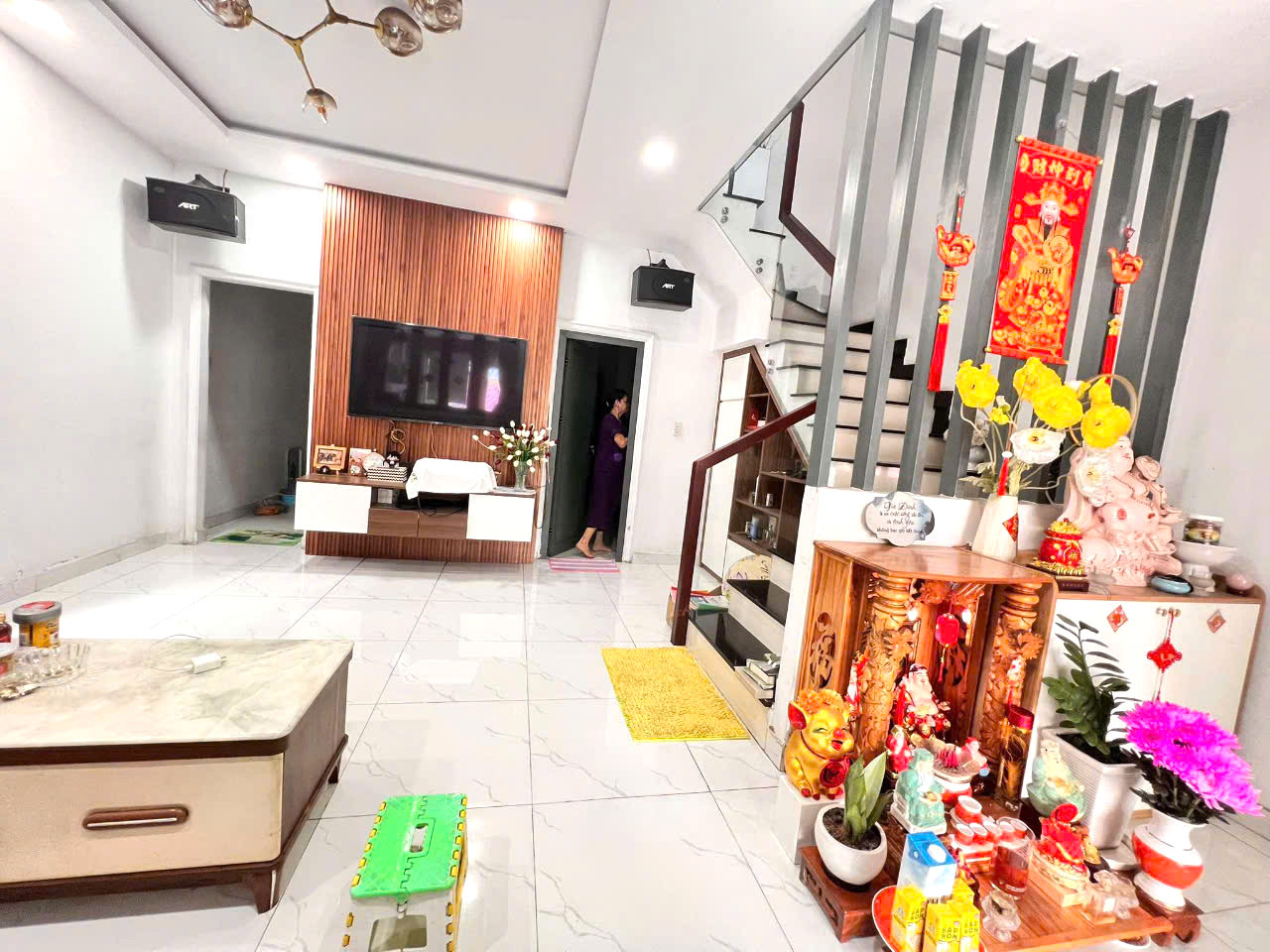 [HOT] Mặt Tiền Kinh Doanh 2 Tầng Siêu Đẹp, Gần Chợ Thủ Đức, DT 80m² - Khu Vực Sầm Uất Chỉ 6.5 tỷ