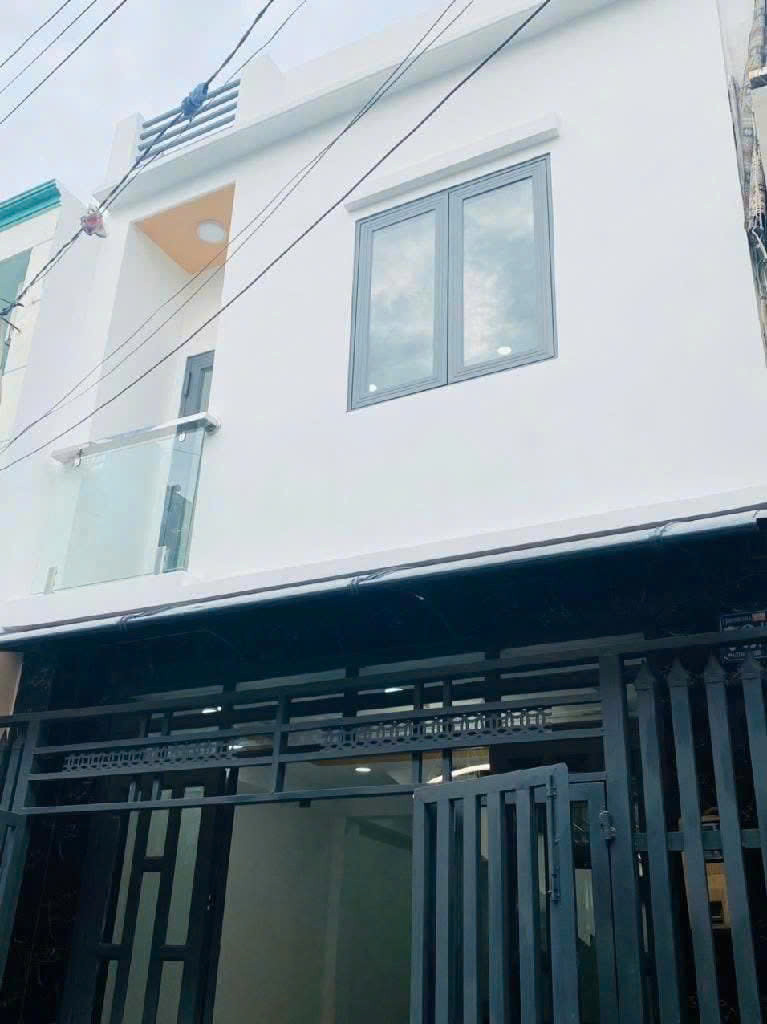 THANH LÍ GẤP NHÀ 1 LẦU GẦN BƯU CỤC BÌNH CHÁNH , SHR ĐÃ HOÀN CÔNG .