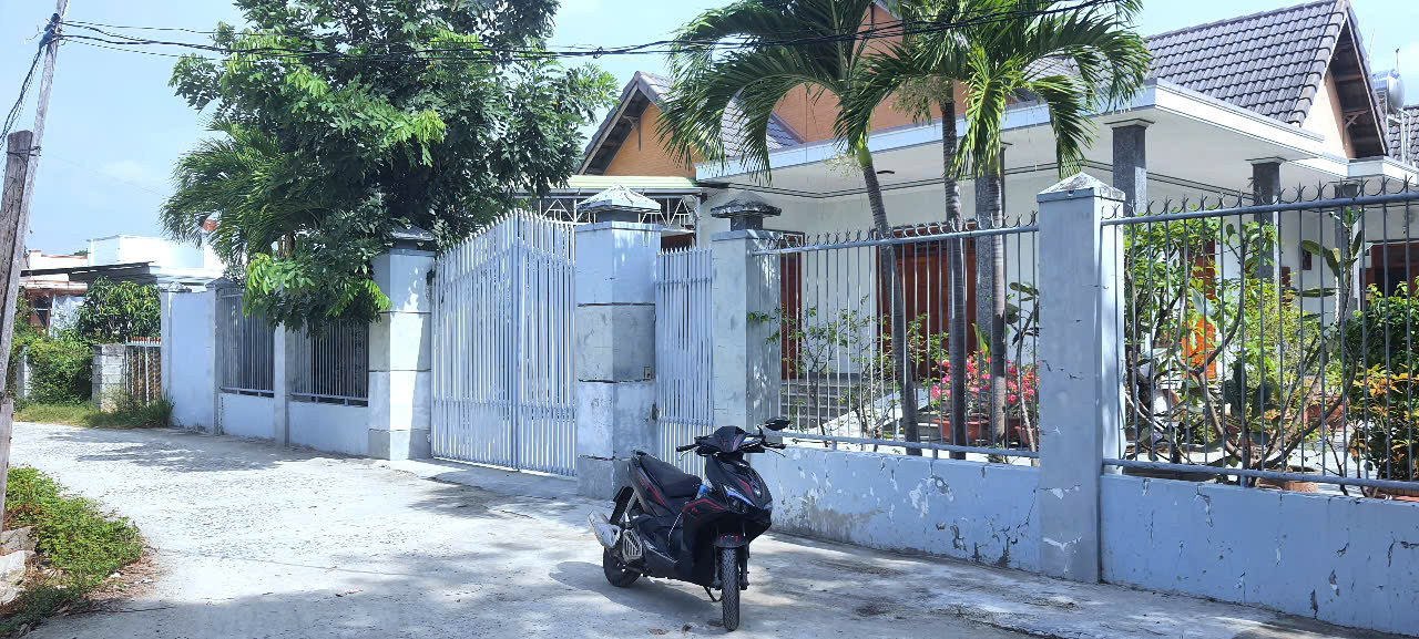 ĐẤT CHÍNH CHỦ CAM HÒA, CAM LÂM Vị trí cực đẹp- Có sẵn nhà 2 mặt tiền