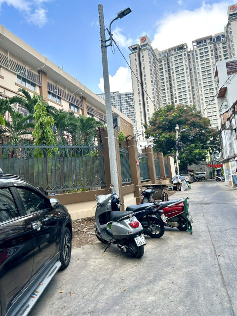 CHỦ NHIỆT BÁN NHÀ MẶT TIỀN - TRƯỚC NHÀ 12M XE TẢI QUAY ĐẦU- KHU AN NINH- GẦN TRƯỜNG HỌC NGUYỄN VĂN TRỔI- THÔNG RA TRỤC VĨNH KHÁNH VÀ HOÀNG DIỆU.