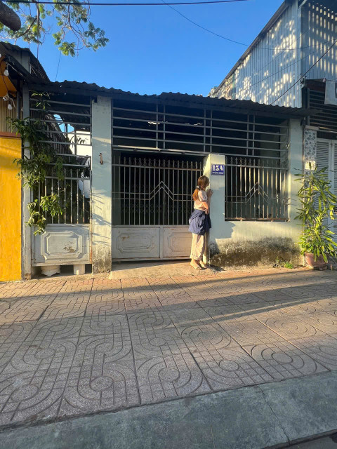 Bán đất tặng nhà cũ mặt tiền đường Phùng Hưng, Phước Long Nha Trang dt 104m2 Giá 7 tỷ 950 ( tl )
Lh : Phạm Hải Land
